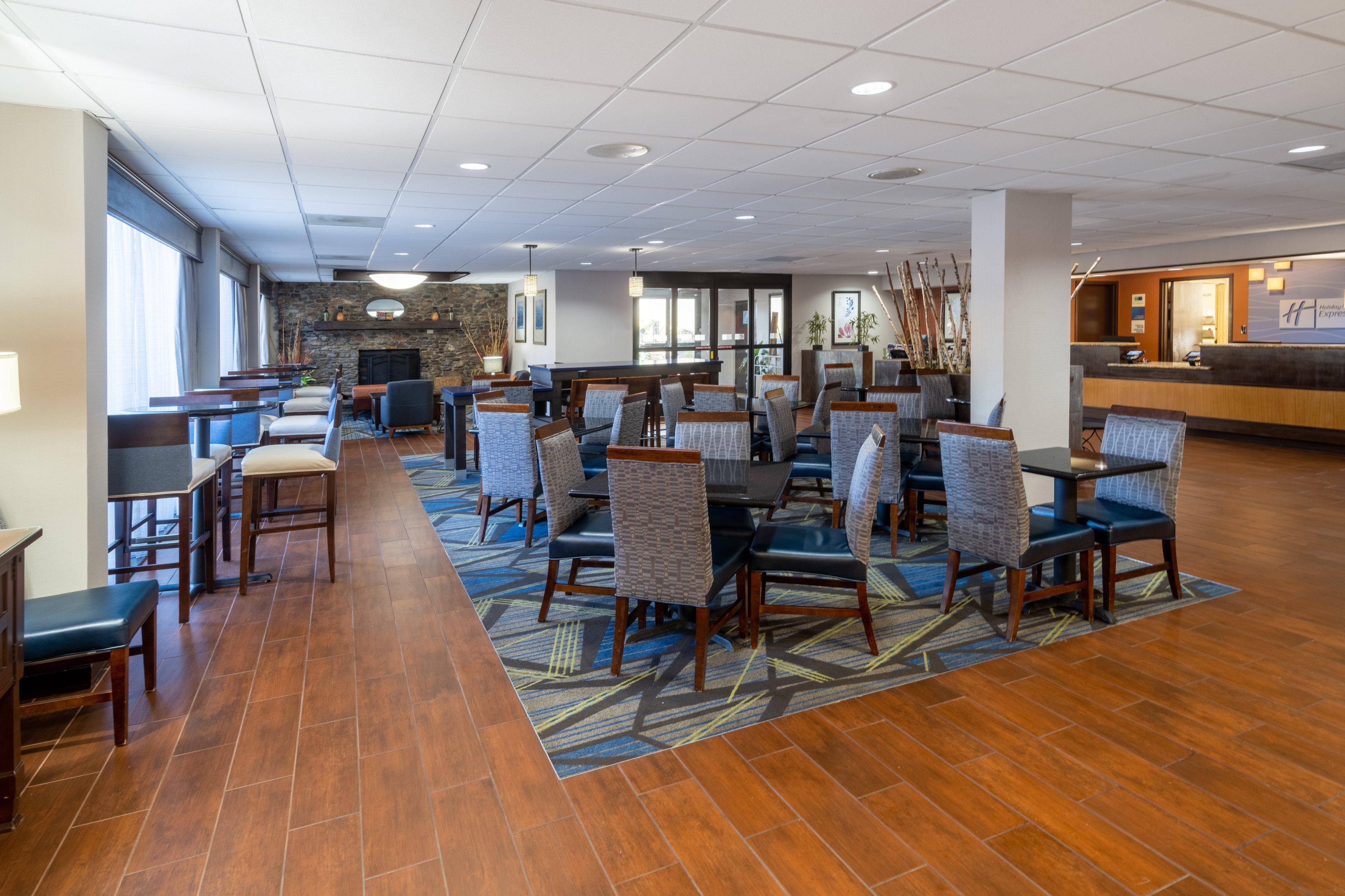 Holiday Inn Express Forsyth By Ihg Εξωτερικό φωτογραφία