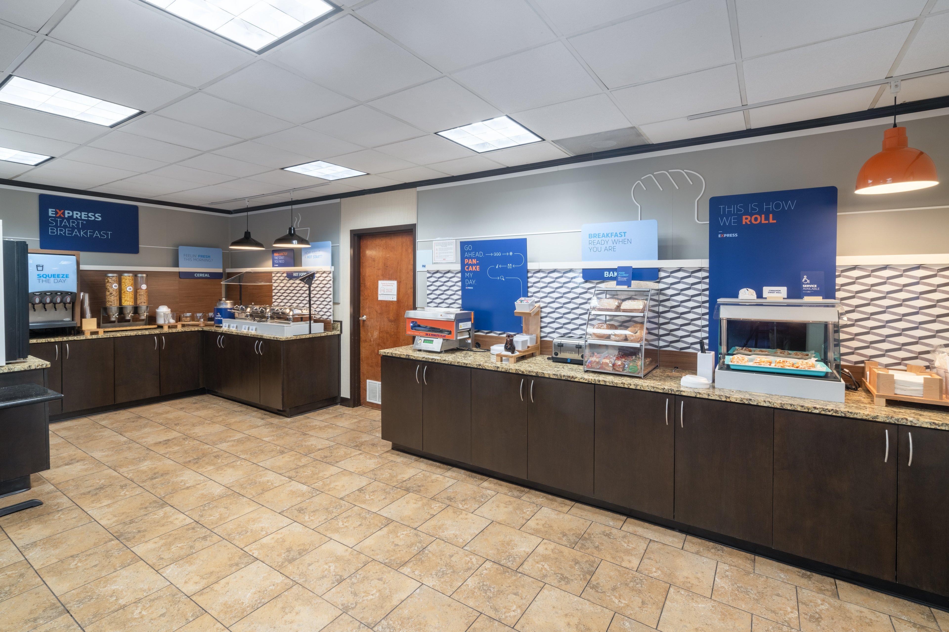 Holiday Inn Express Forsyth By Ihg Εξωτερικό φωτογραφία