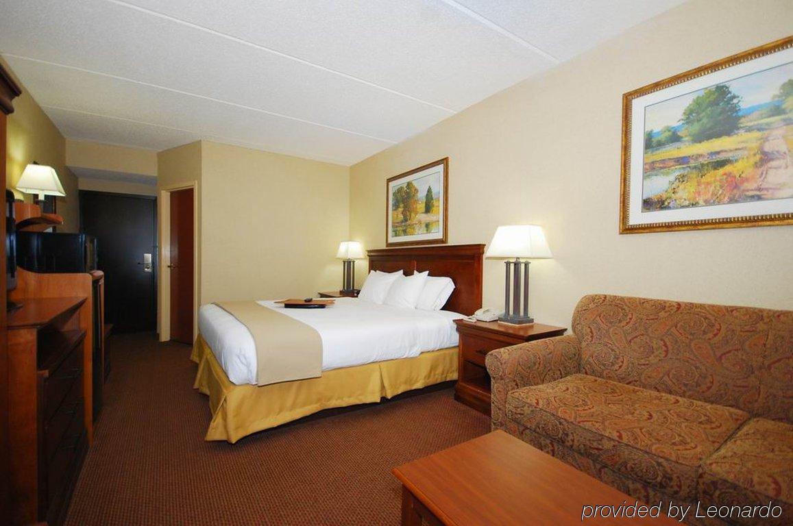 Holiday Inn Express Forsyth By Ihg Δωμάτιο φωτογραφία
