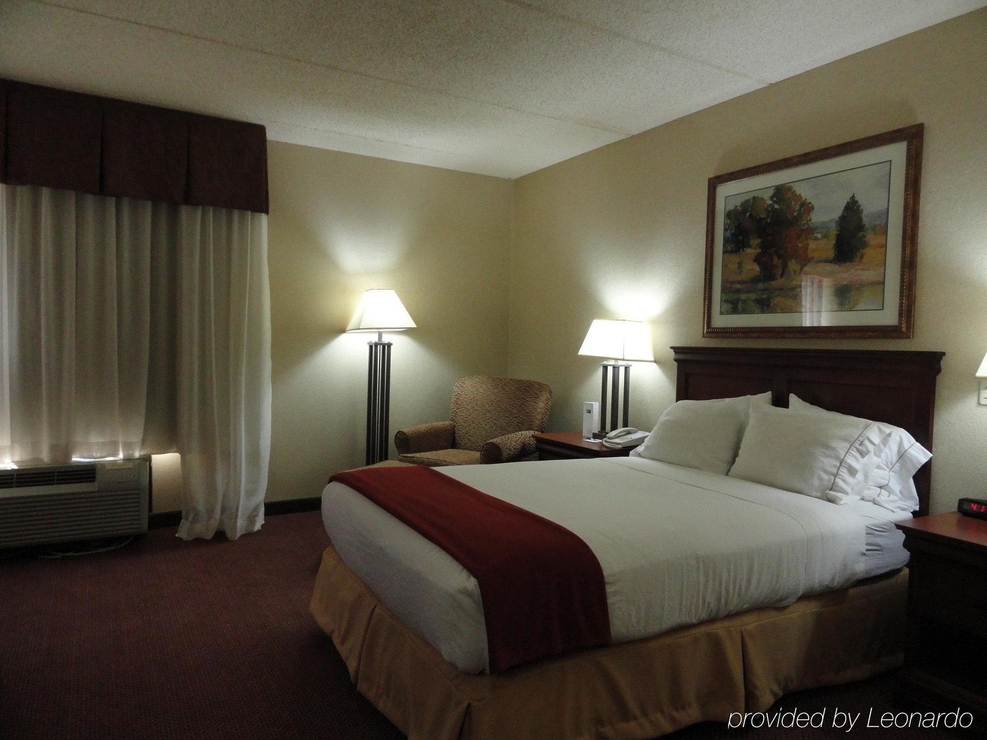 Holiday Inn Express Forsyth By Ihg Εξωτερικό φωτογραφία