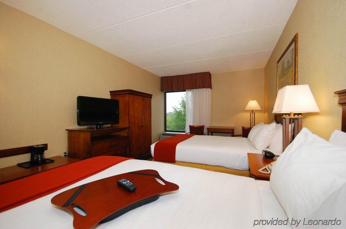 Holiday Inn Express Forsyth By Ihg Δωμάτιο φωτογραφία